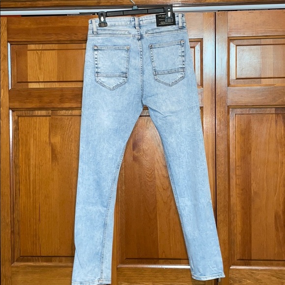 Zara Light Wash Ripped Skinny Jeans - Picture 3 of 4